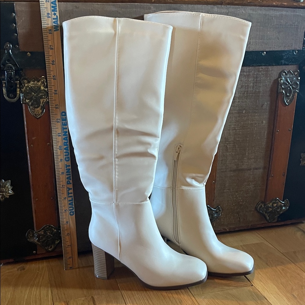 Elegant Cream Knee-High Women's Boots